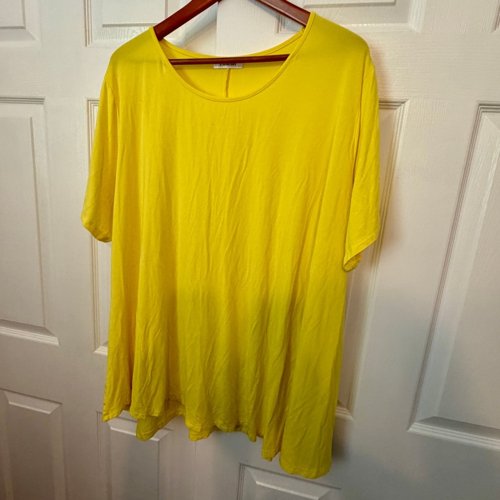 3 super stretchy and buttery soft tunics. NWOT 4x